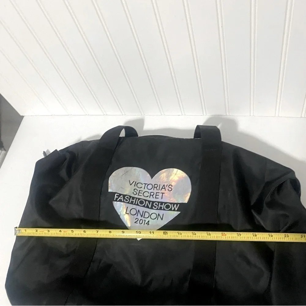VINTAGE VICTORIA'S SECRET FASHION SHOW LONDON 2014 TOTE WEEKENDER BAG!